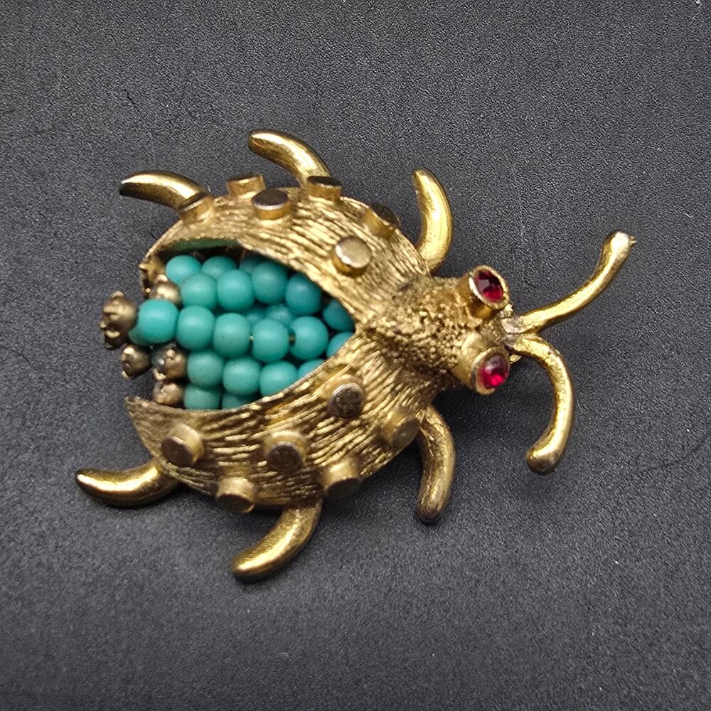 JAN Signed Beetle Bug Brooch Blue Beaded Gold Tone Vintage Insect Jewelry